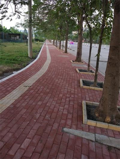 怎樣預(yù)防彩色路面磚在使用中出現(xiàn)問(wèn)題？